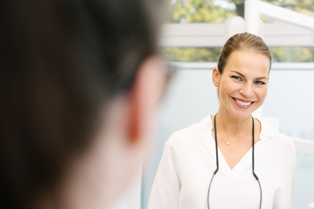Zahnarzt-Wandsbek-Dr-Julia-Lenzner-minimalinvasive-aesthetische-zahnheilkunde-aus-einer-hand